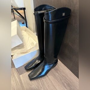 Toteme Boot US7 Brand New